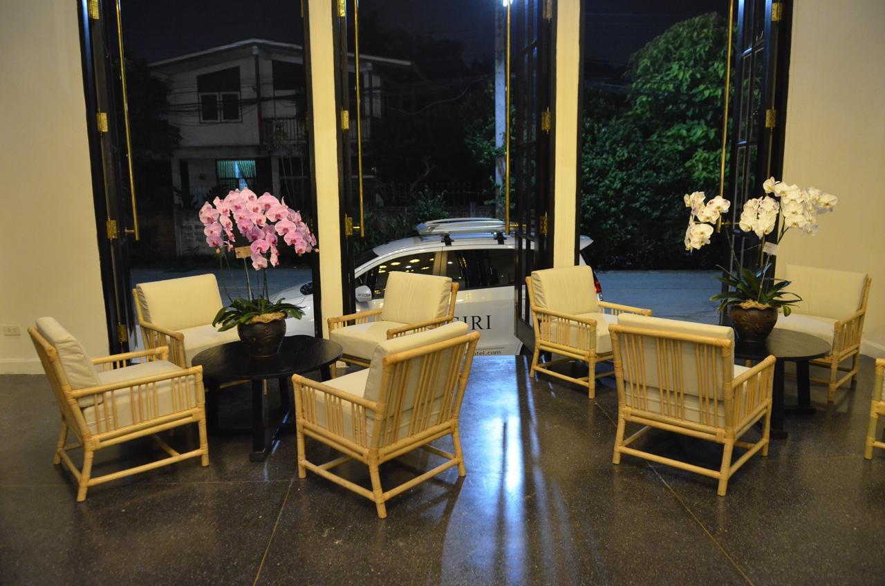 Buri Siri Boutique Hotel Чиангмай Екстериор снимка
