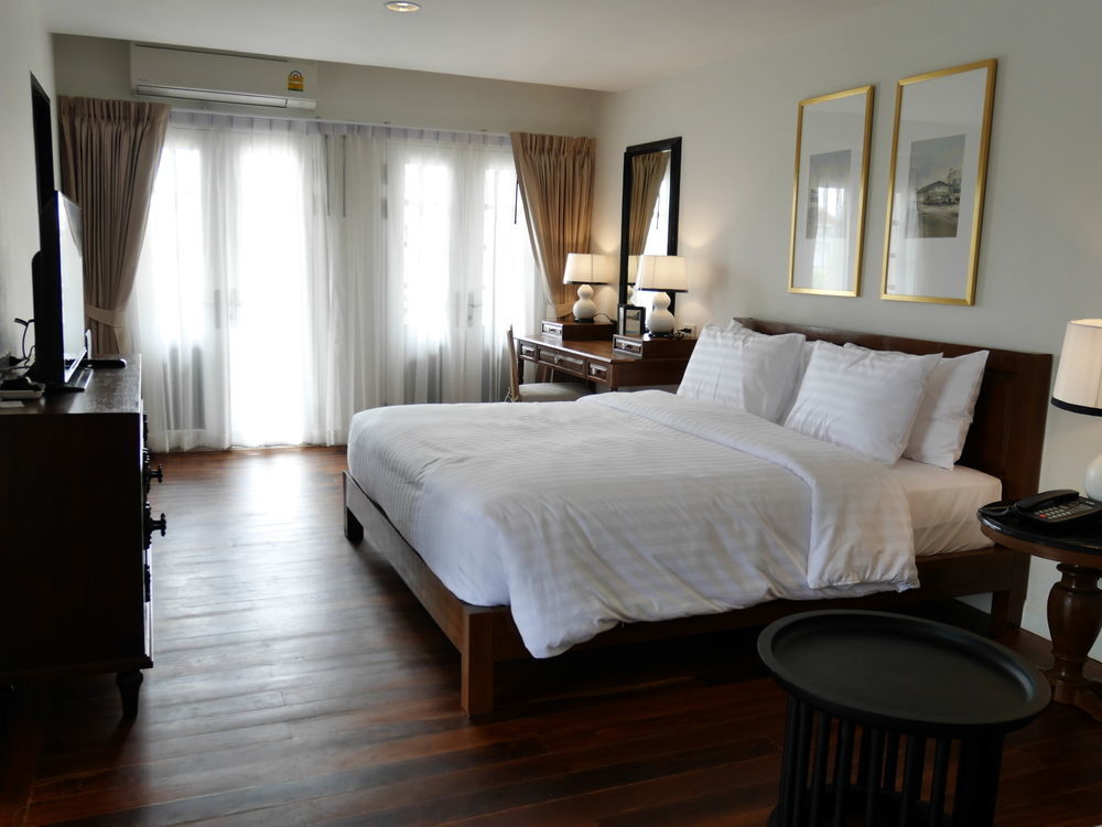 Buri Siri Boutique Hotel Чиангмай Екстериор снимка