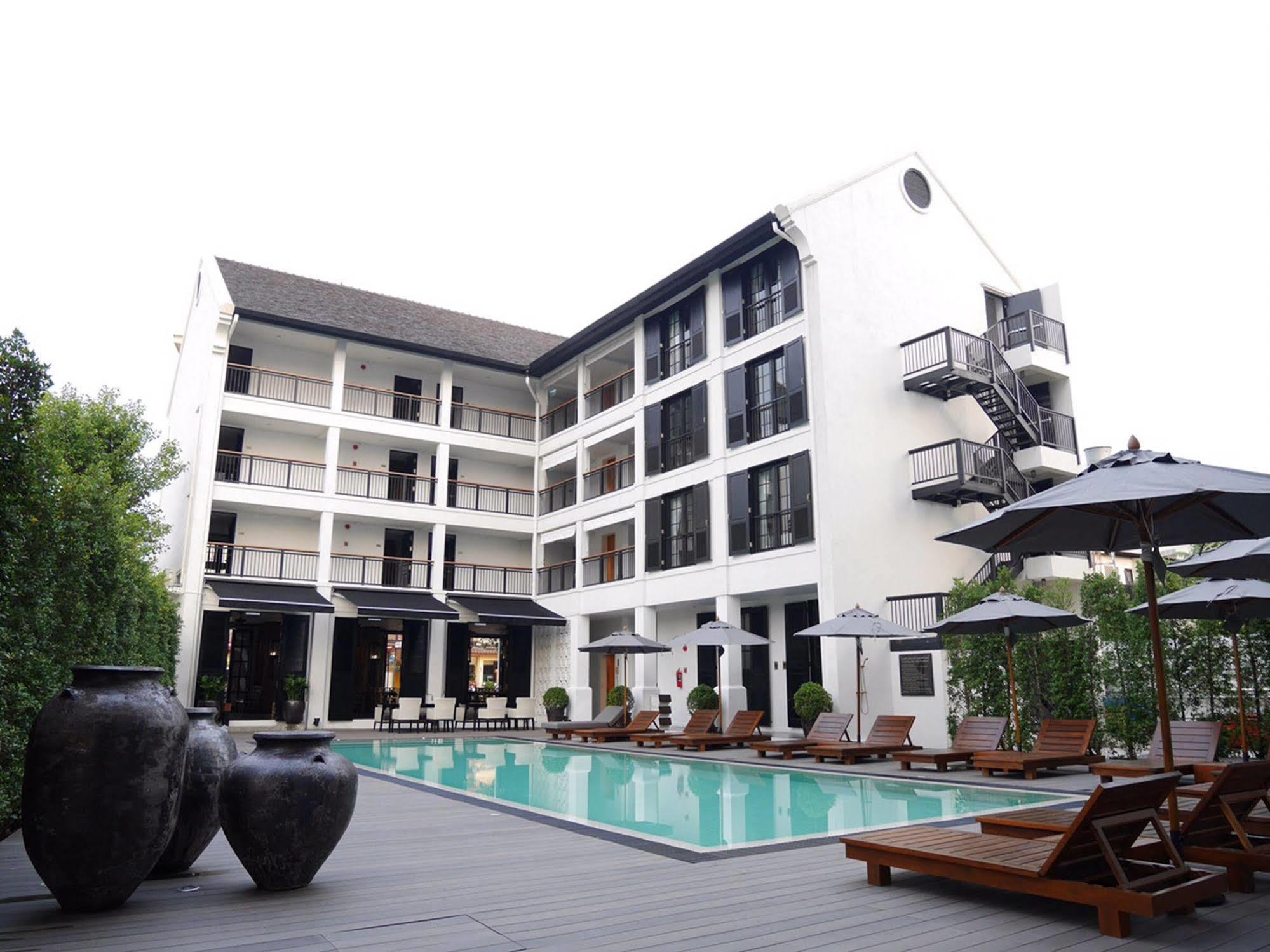 Buri Siri Boutique Hotel Чиангмай Екстериор снимка